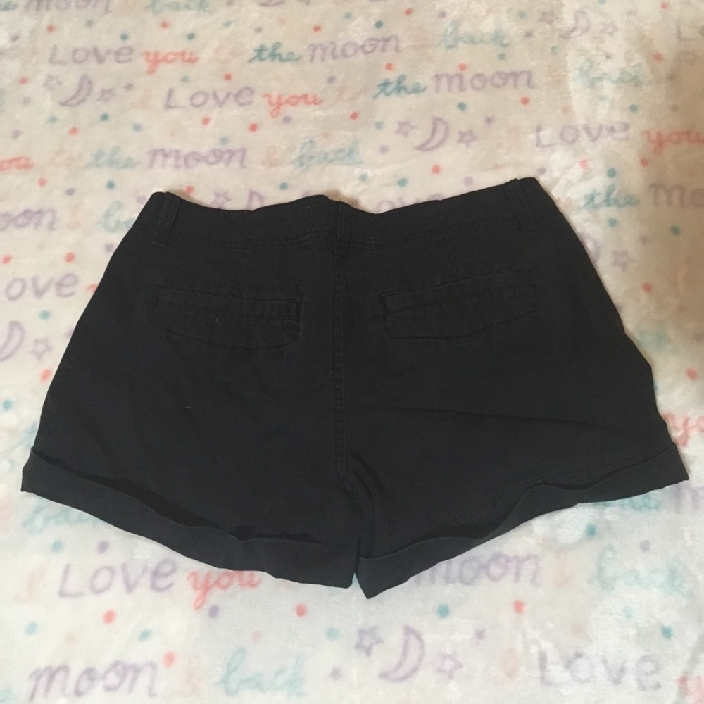 Shorts - Picture 3 of 4